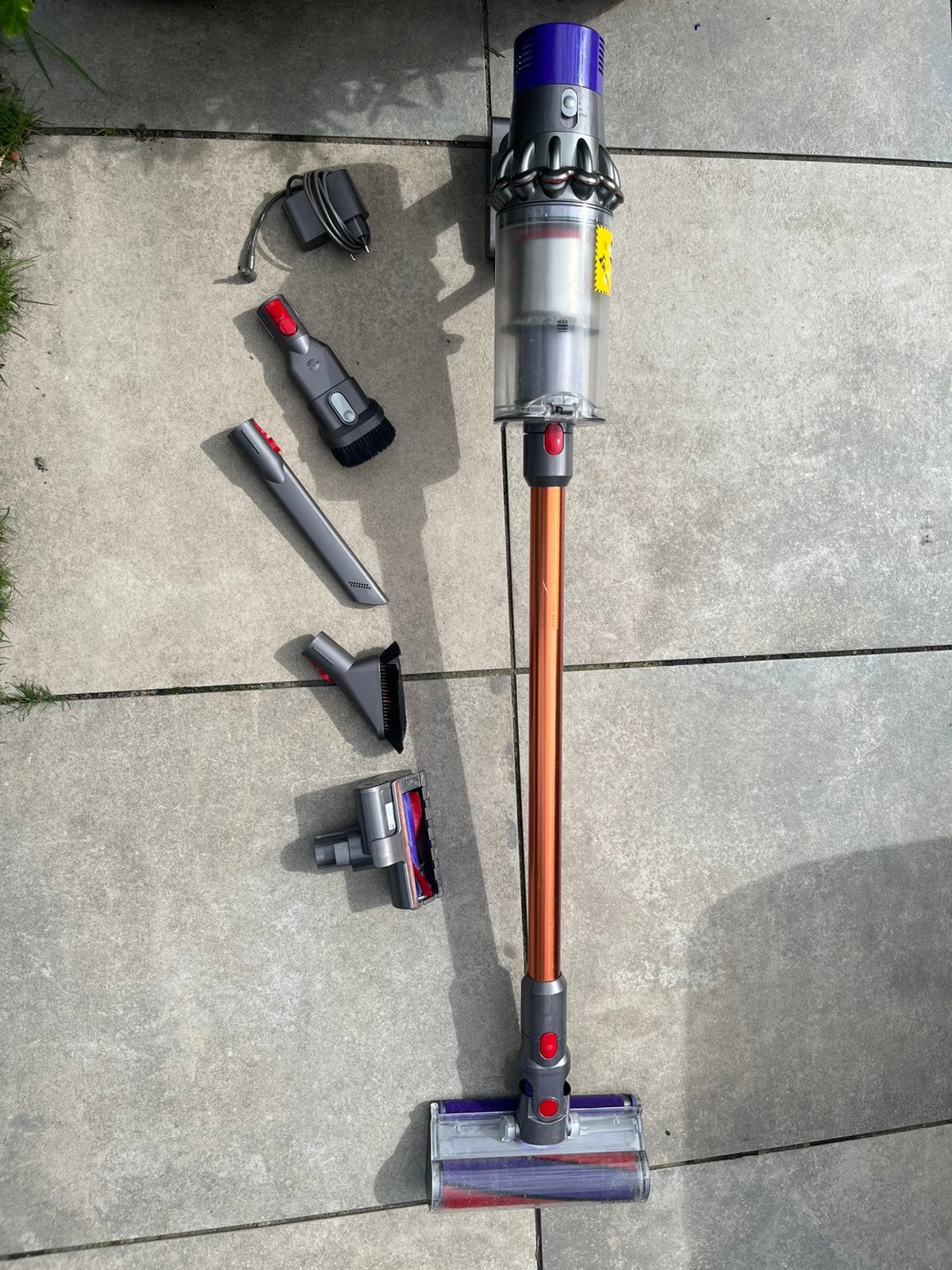 Dyson Cyclone V10 (SV12) - met accessoires, Ophalen, Gebruikt