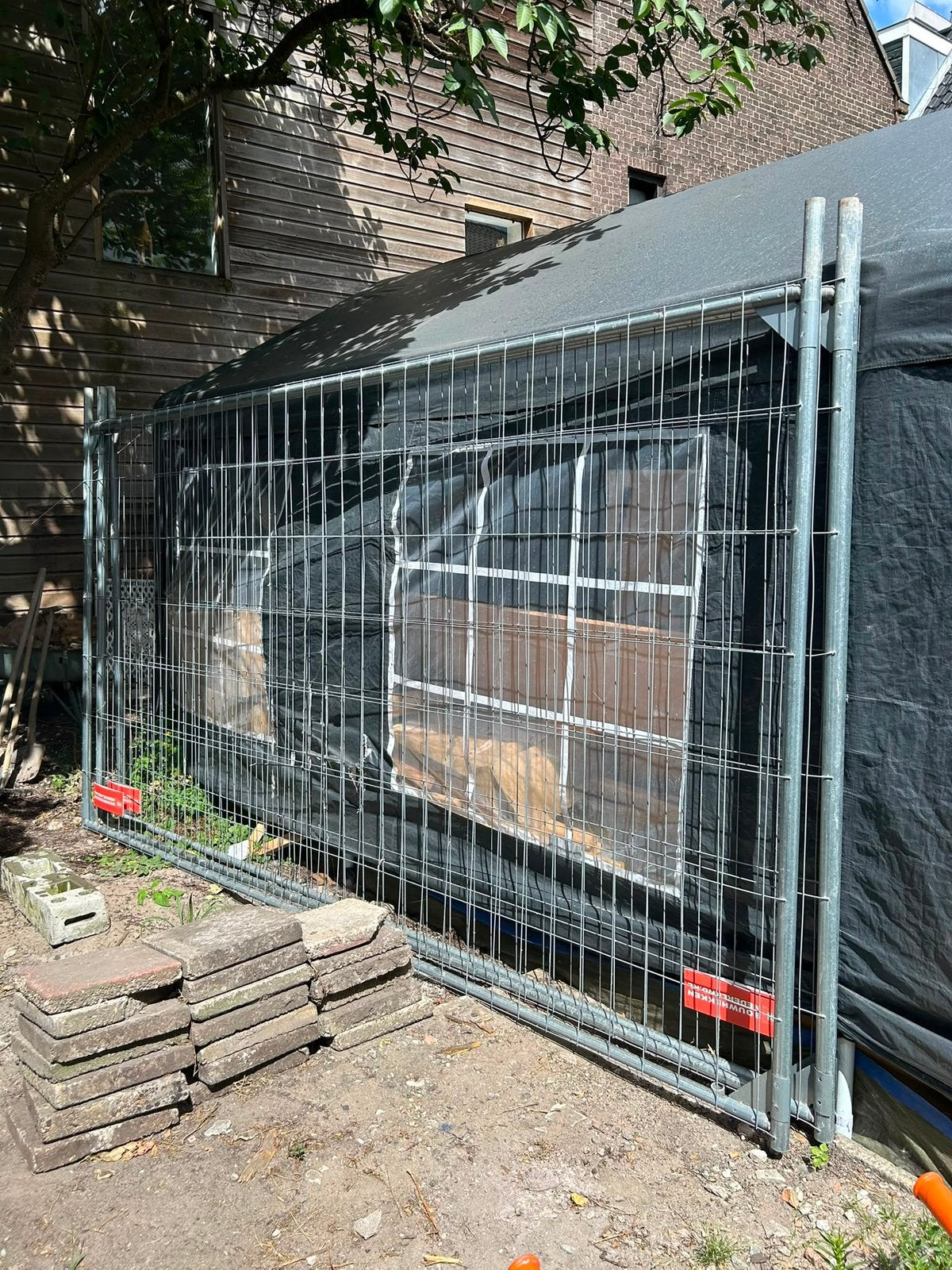 3 bouwhekken met 2 betonblokken, Ophalen, Gebruikt, 250 mm of meer