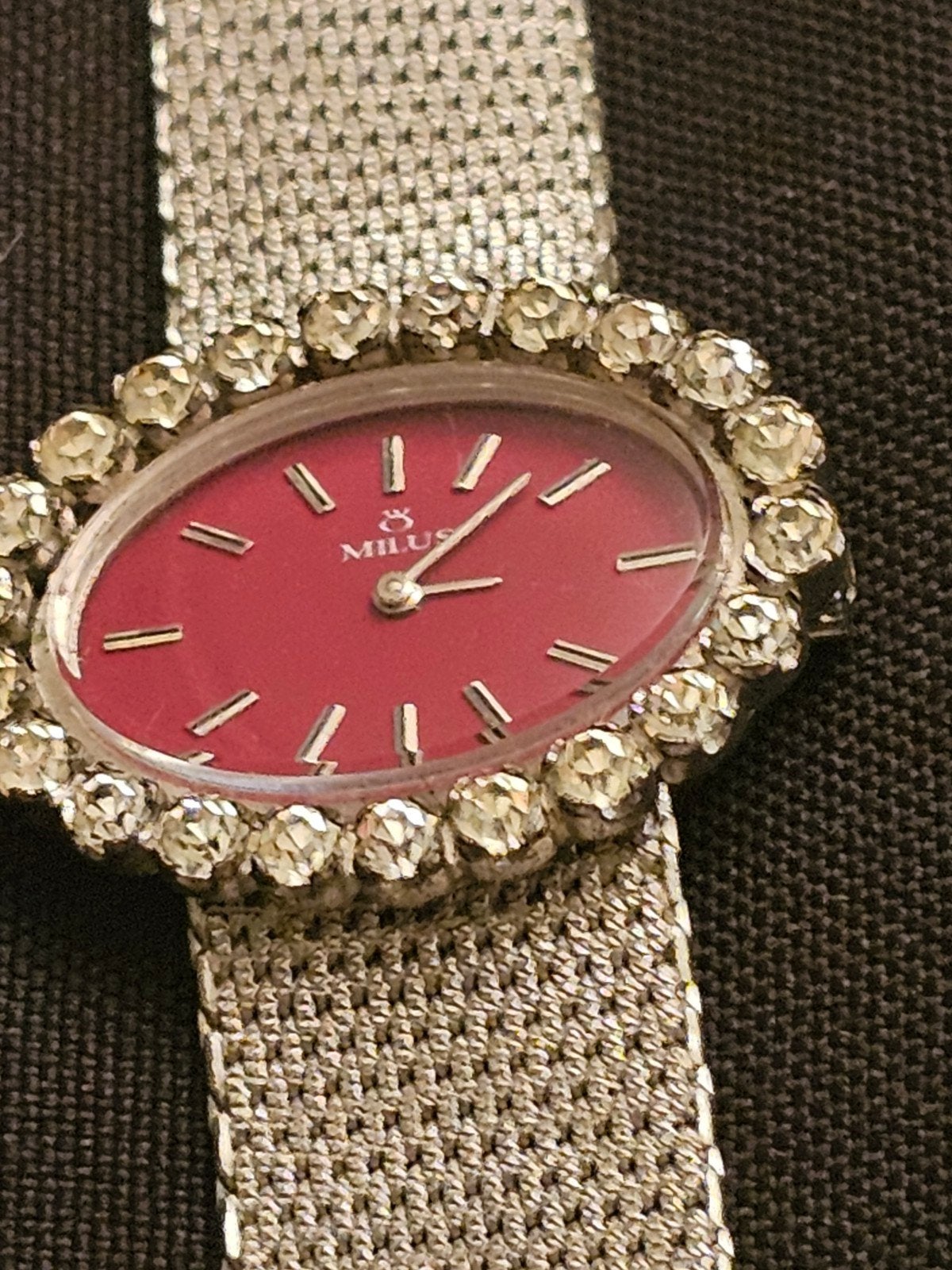 Milus Dames Polshorloge met Strass en Rood Wijzerplaat, Ophalen of Verzenden