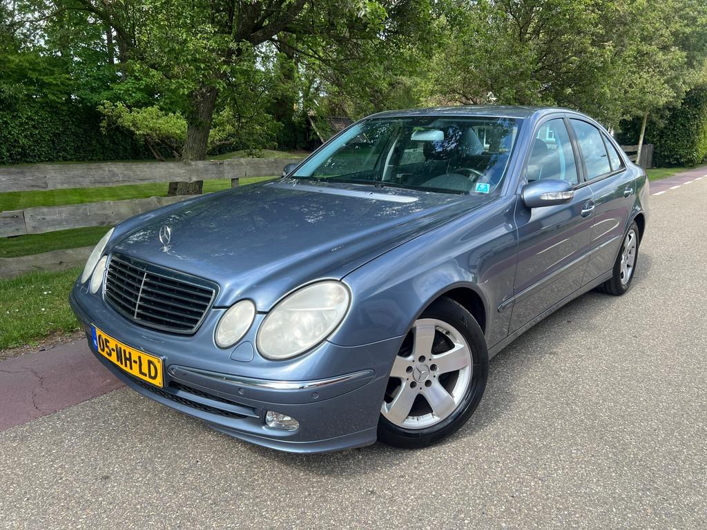 Mercedes-Benz E-klasse 270 CDI Avantgarde, Auto's, Oldtimers, Automaat, Zwart, Blauw, Parkeersensor