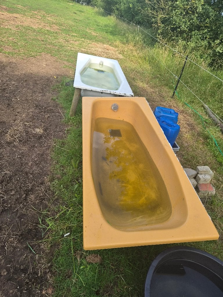 Badkuipen als drinkbak, Ophalen, Gebruikt, Bad