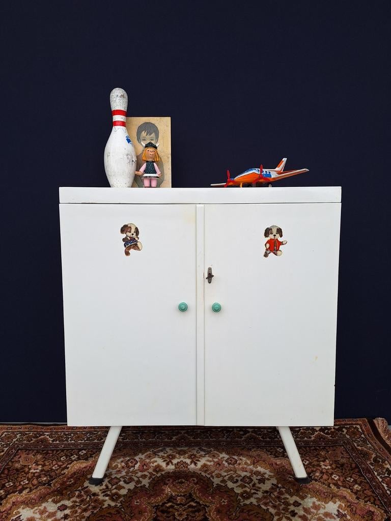 Vintage Vroomshoop kinderkledingkastje wit jaren '70, Kinderen en Baby's, Kinderkamer | Commodes en Kasten, Ophalen, Gebruikt