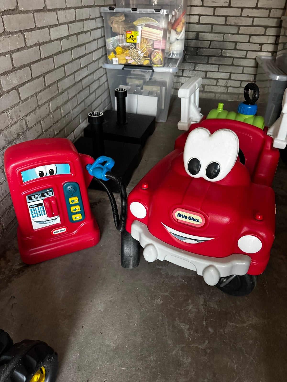 Little Tikes Brandweerwagen en Benzinepomp Speelset, Ophalen, Gebruikt