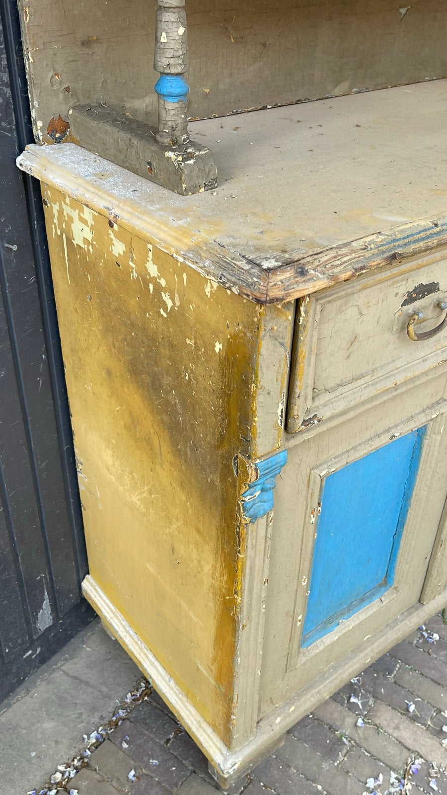 Foto 24 van BARNFIND: brocante kast/keukenkast/buffetkast/servieskast