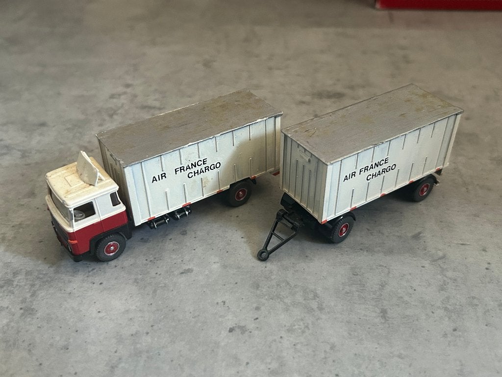 1:87 Scania Air France Chargo + aanhanger, Ophalen of Verzenden, Zo goed als nieuw, Bus of Vrachtwagen, Overige merken