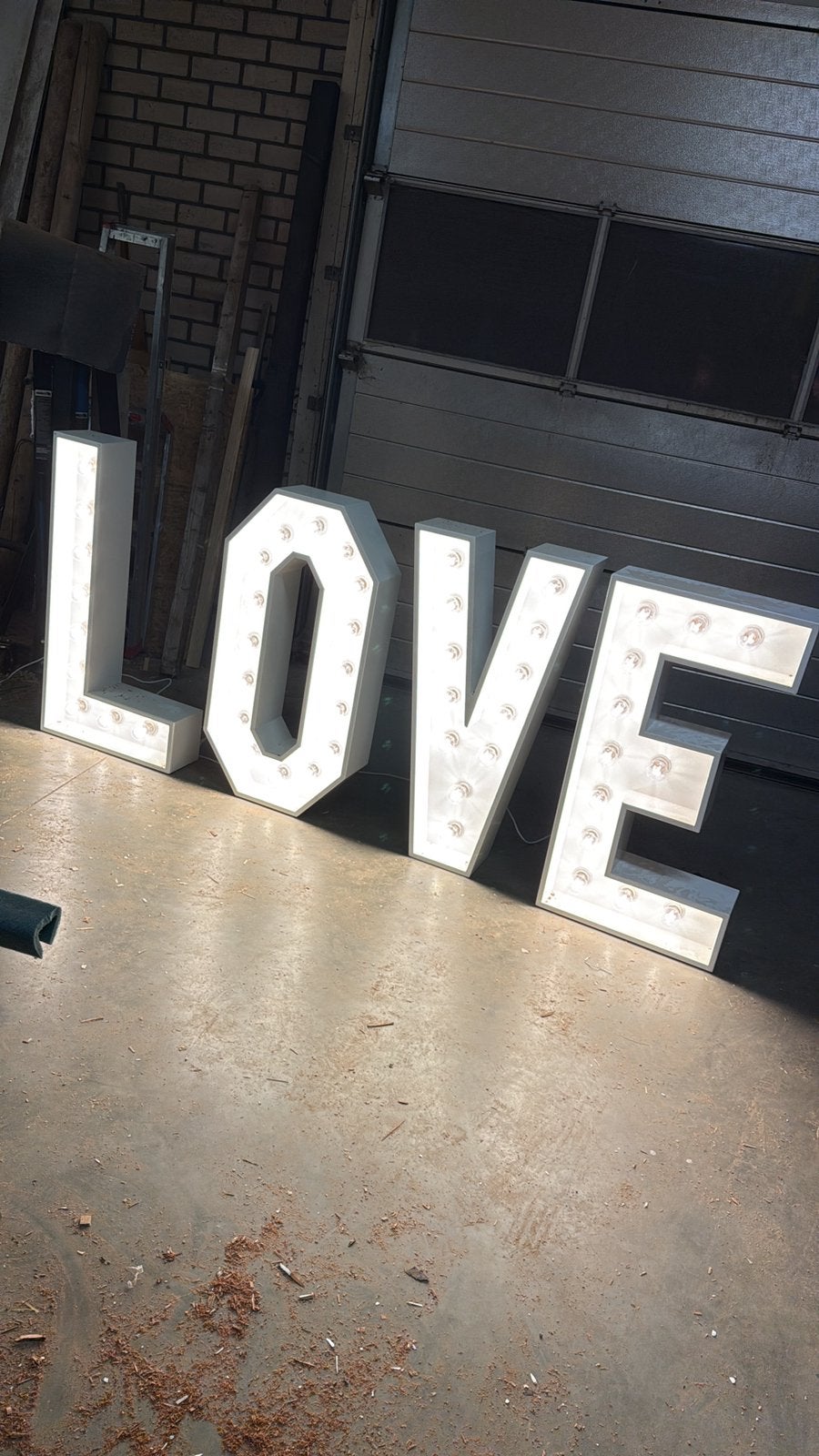 Lichtletters LOVE te huur, Hobby en Vrije tijd, Ophalen, Nieuw, Geboorte of Huwelijk