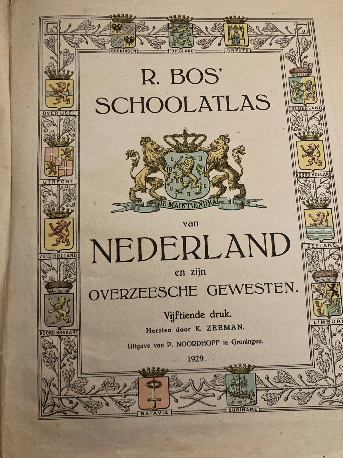 R. Bos' Schoolatlas van Nederland en zijn Overzeesche Gewest, Boeken, Gelezen, Bosatlas, Ophalen of Verzenden, 1800 tot 2000