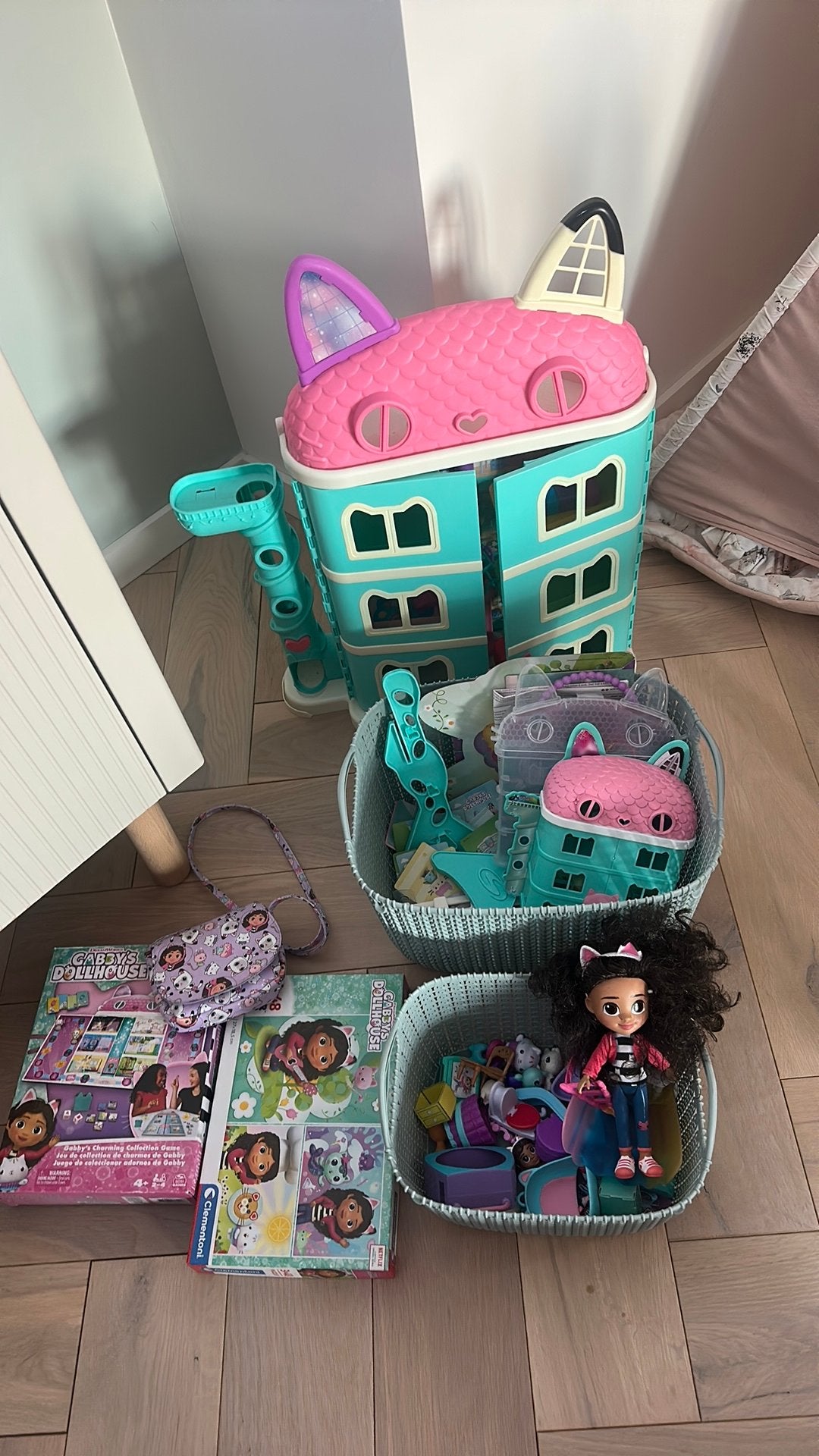 Gabby’s Dollhouse met heel veel accessoires, Ophalen, Zo goed als nieuw, Poppenhuis
