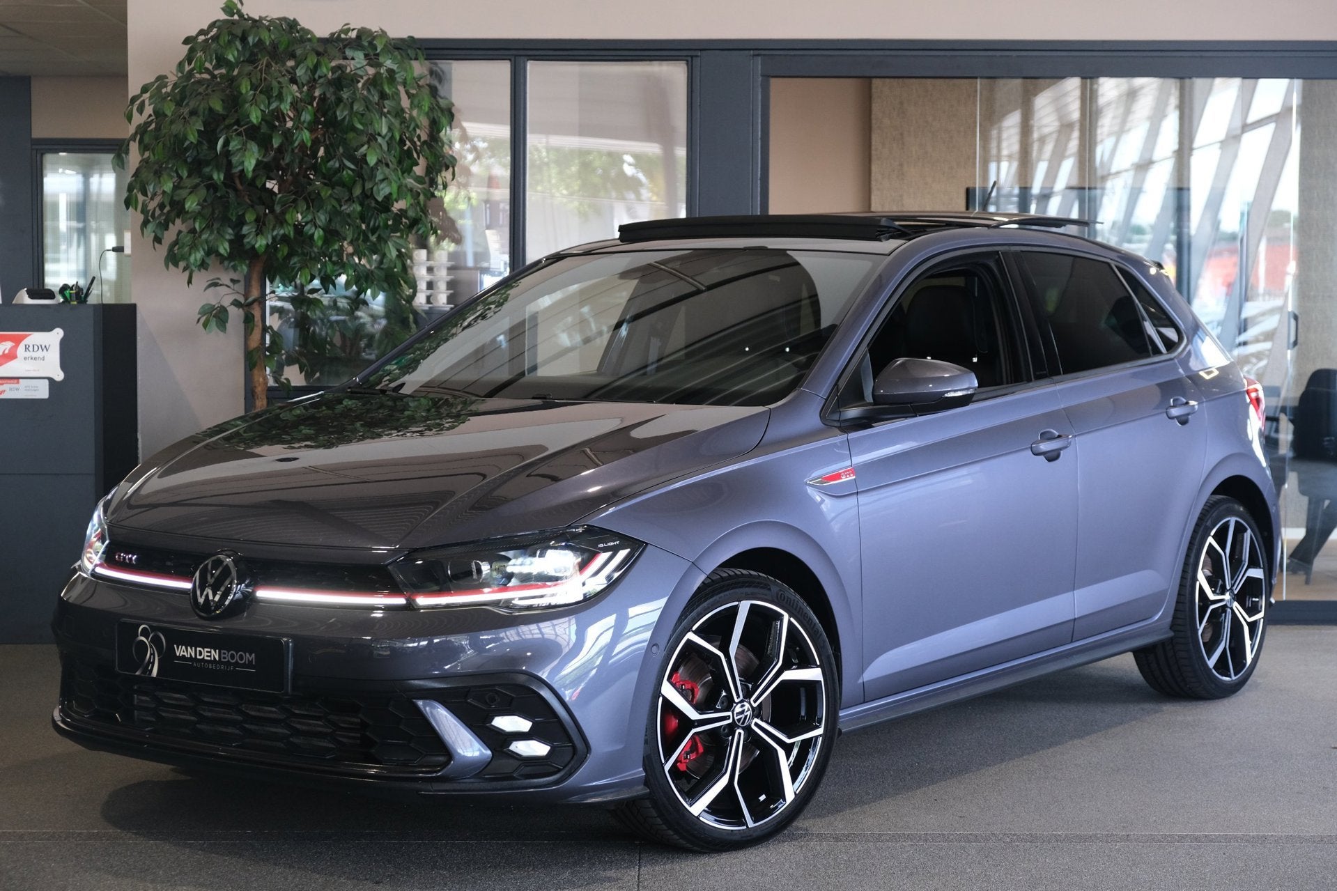 Volkswagen Polo 2.0 TSI GTI 207PK Facelift DSG Pano IQ Matri, Auto's, Volkswagen, 1272 kg, 15 km/l, Gebruikt, 680 kg