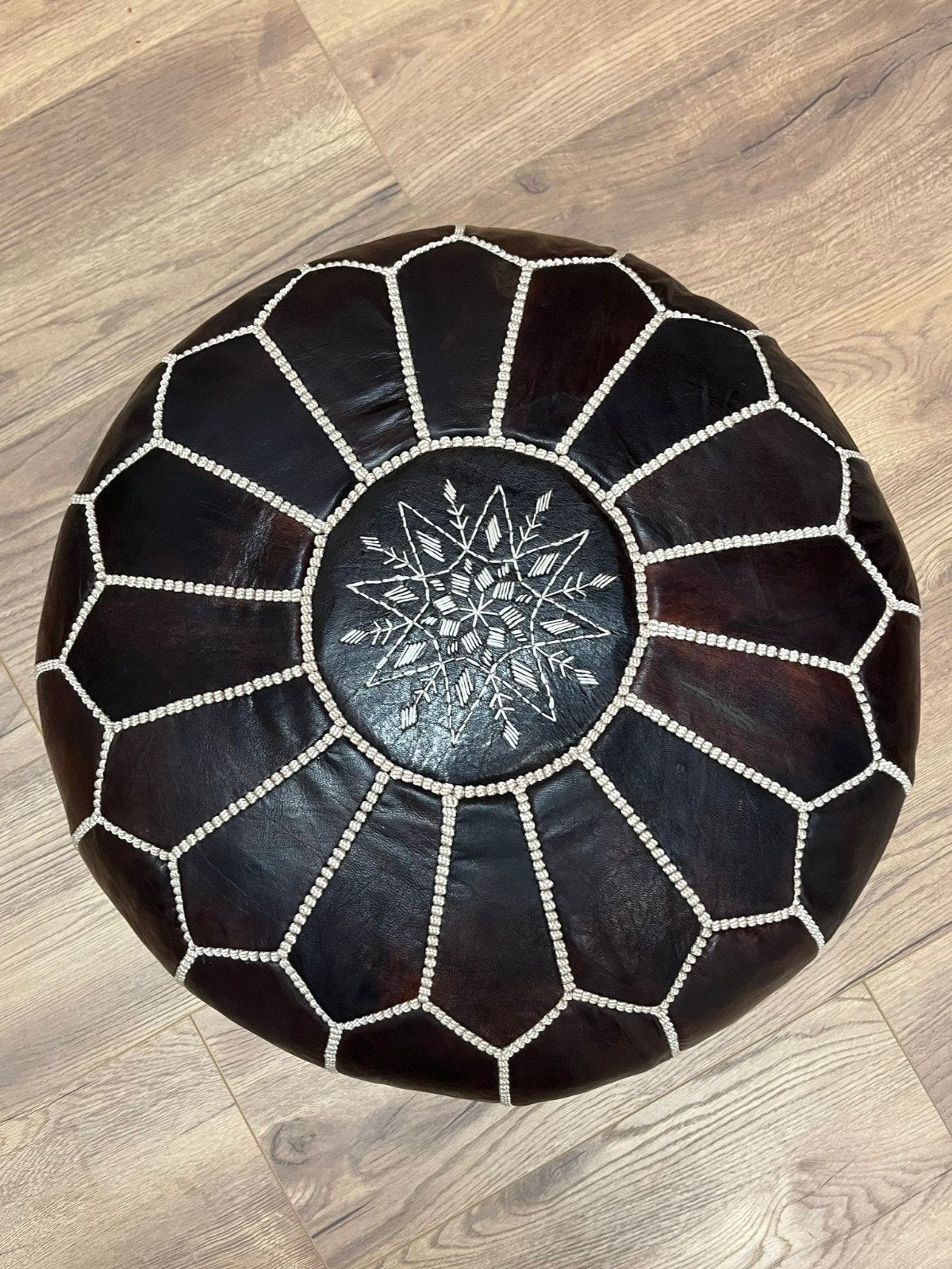 nieuwe Marokkaanse handgemaakte leren poef, gevuld, Minder dan 50 cm, Rond, Nieuw, Ophalen of Verzenden