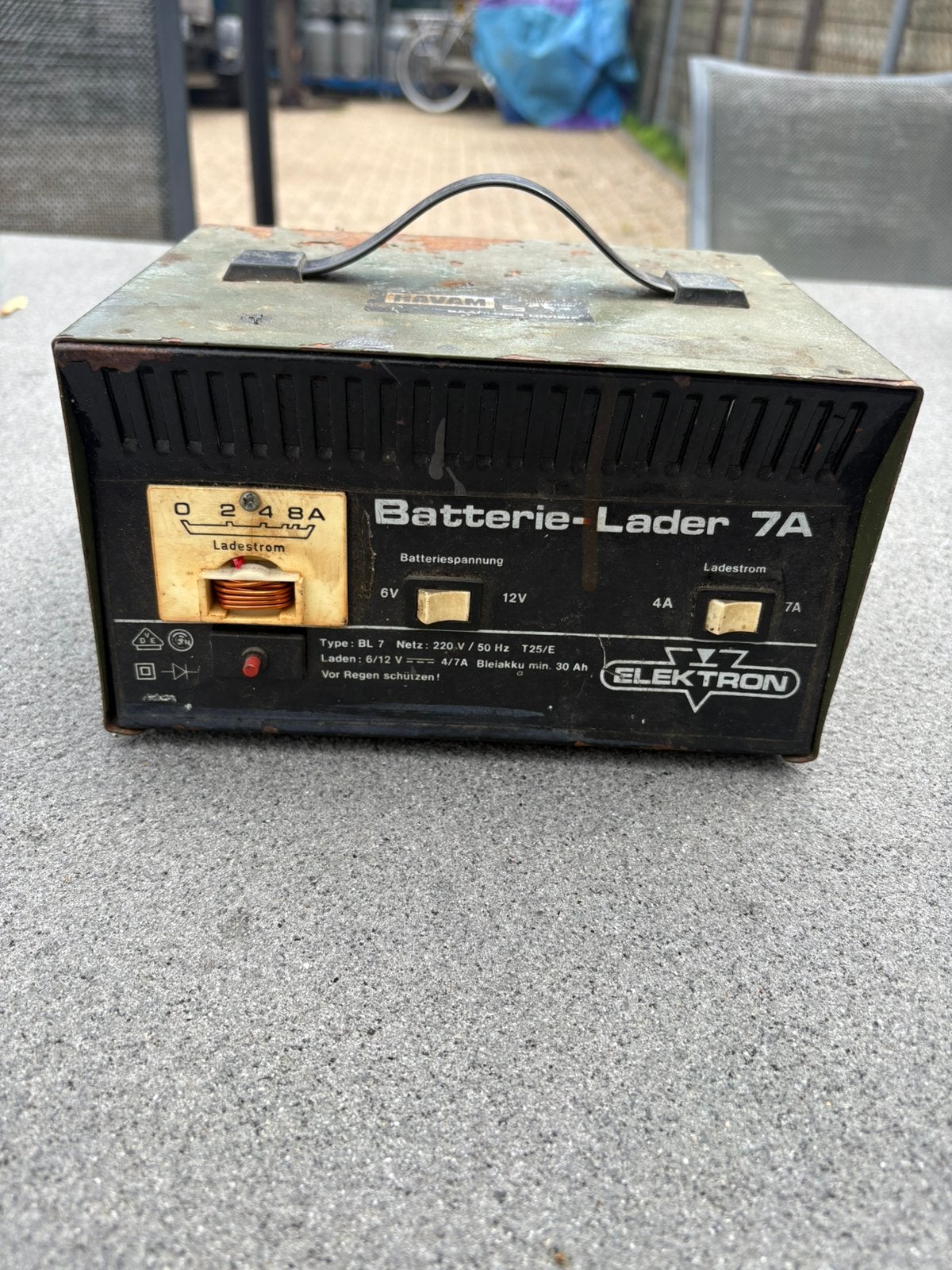 VINTAGE ACCU LADER 6-12VOLT. T.E.A.B., Ophalen of Verzenden, Gebruikt