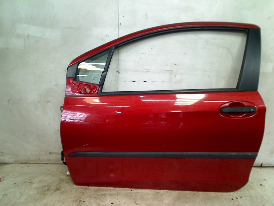 Portier Links Toyota Yaris III (P13) (2010-12/2020-09), Gebruikt, Kundenbetreuung@toyota.de, Toyota-Allee 2, Köln 50858, , Duitsland