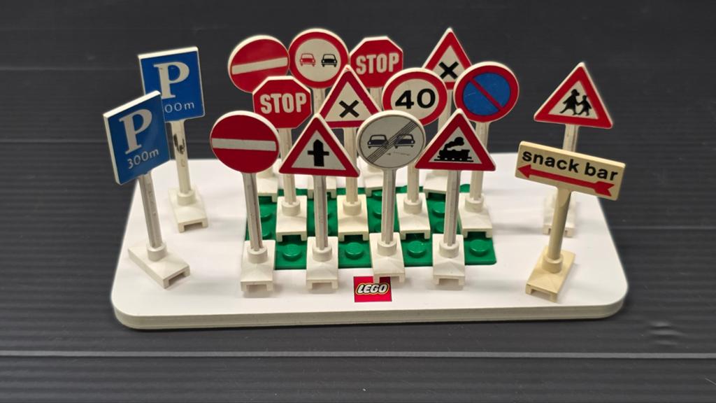 Vintage LEGO Verkeersborden 16st, Lego, Ophalen of Verzenden, Losse stenen, City
