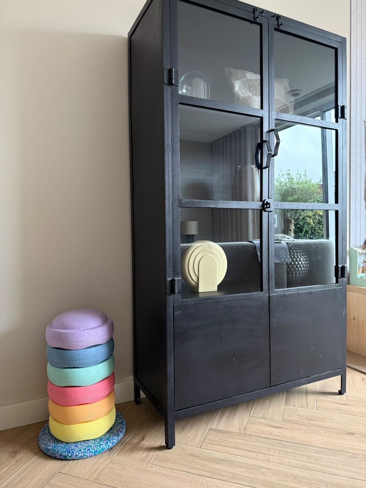 Zwarte Vitrinekast Gigameubel 100x43x180, Ophalen, 150 tot 200 cm, 25 tot 50 cm, Glas