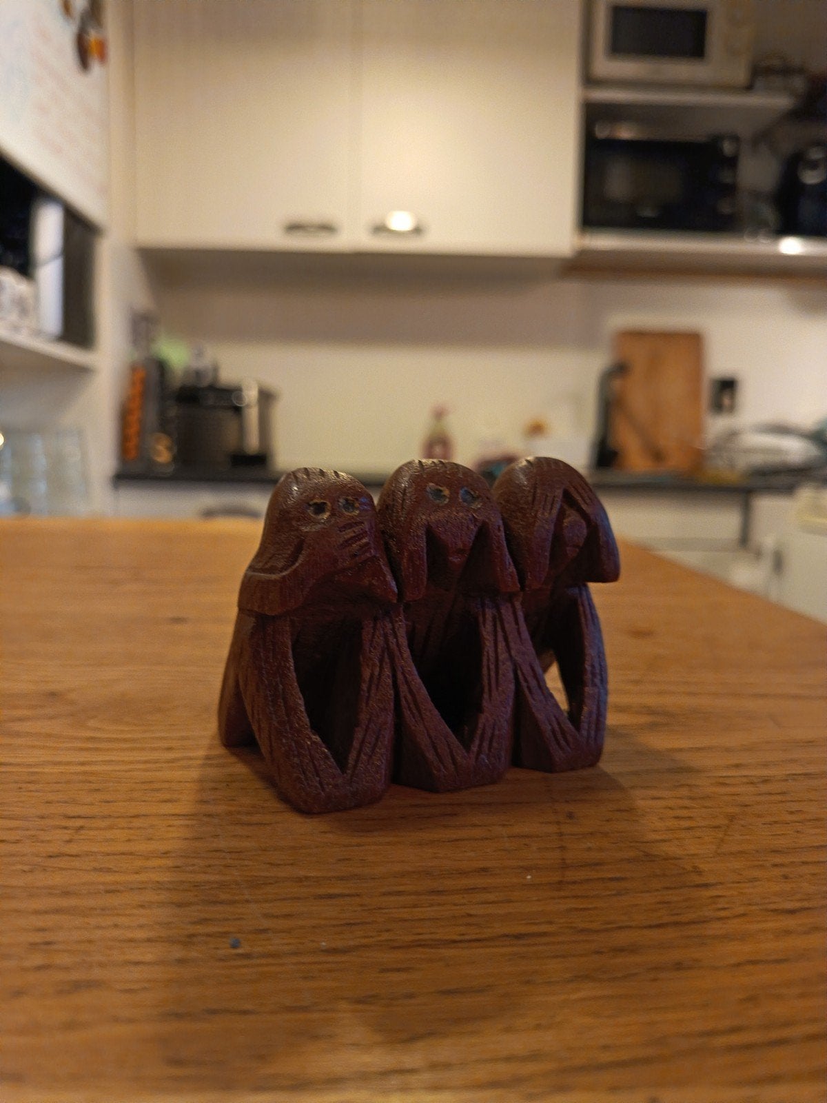Houten Beeldje: Drie Wijze Apen - Horen, Zien, Zwijgen, Antiek en Kunst, Minder dan 20 cm, Ophalen of Verzenden, Beeld, Hout