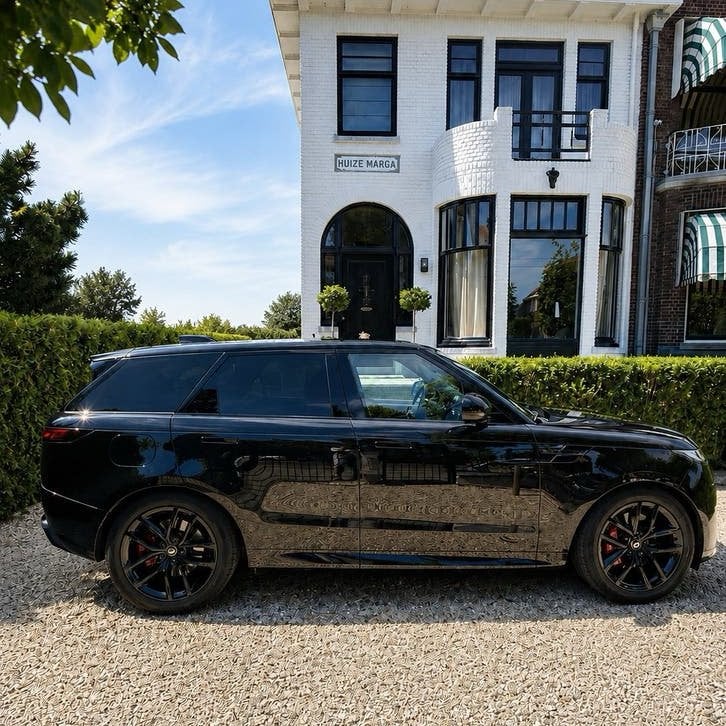 Land Rover Range Rover (sport) P440e 440pk AWD AUT Phev 2023, Auto's, Land Rover, Automaat, Parkeerassistent, 2500 kg, Dealer onderhouden