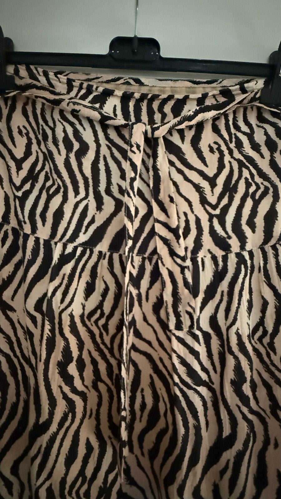Iconique lange stroken rok met zebraprint, voorkant korter, Kleding | Dames, Rokken, Beige, Ophalen of Verzenden, Zo goed als nieuw