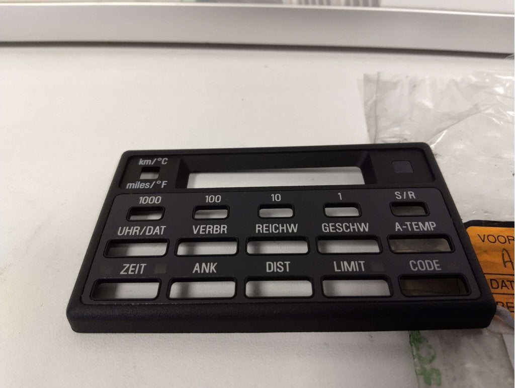 BMW E32 E34 afdekplaat computer 65811384451  NIEUW, Niet ingevuld, Niet ingevuld, Nieuw, Ophalen of Verzenden