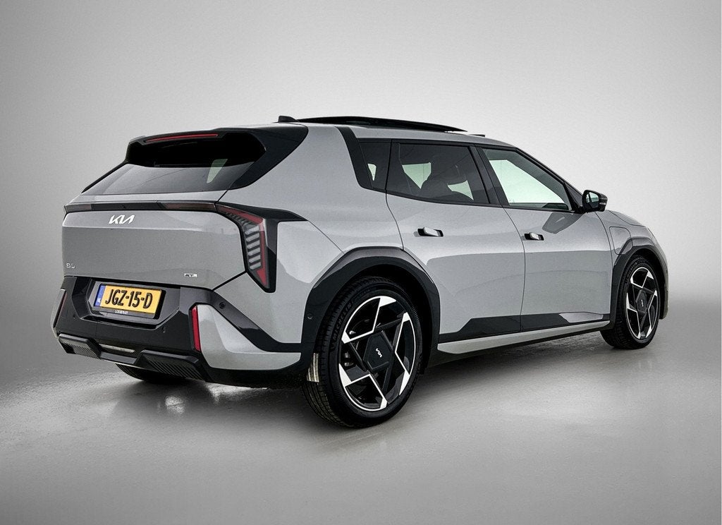 Kia EV4 GT-PlusLine 81.4 kWh Stoelverwarming en verkoeling |, Auto's, Kia, Zwart, Adaptive Cruise Control, 204 pk, 1000 kg