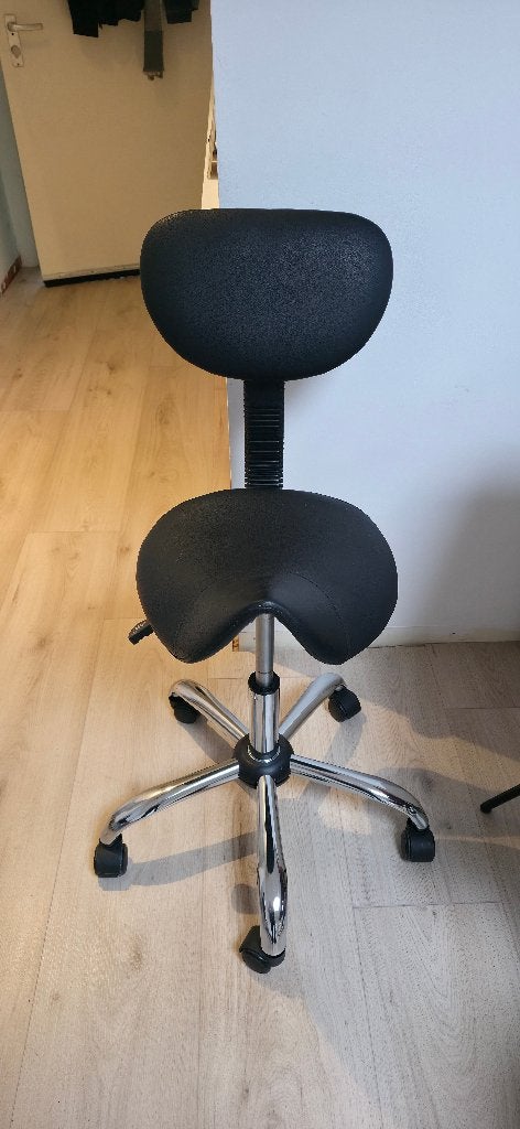 Ergonomische zadelkruk met rugleuning – Zwart, Ophalen, Gebruikt, Zwart, Bureaukruk