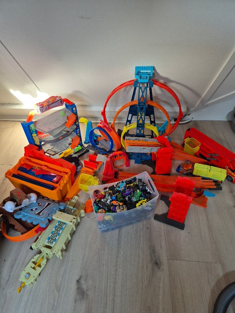 Hotwheels baan, auto's en extra's, Ophalen, Gebruikt