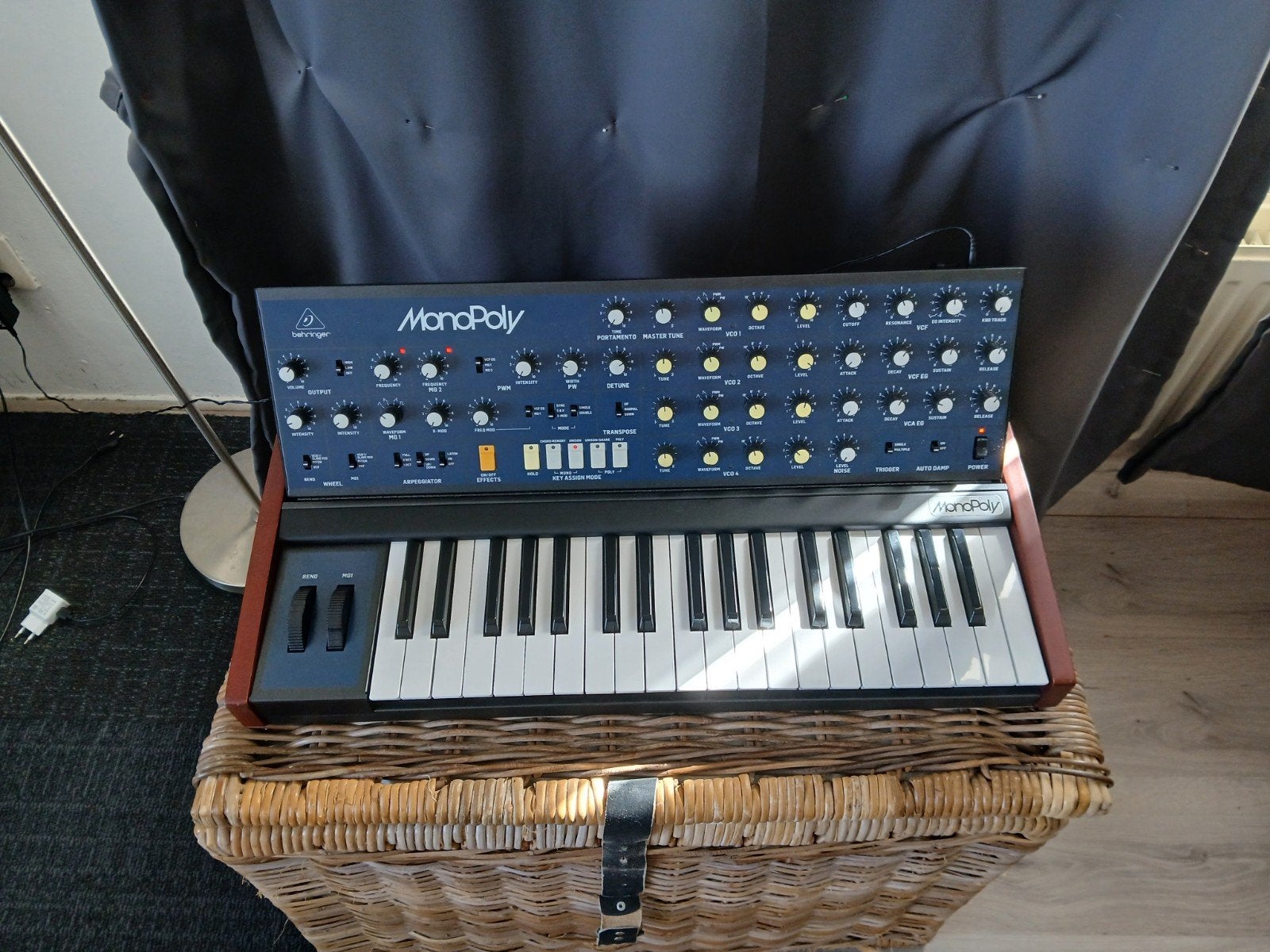 Behringer Mono poly + ( Tas en Dust Cover), Muziek en Instrumenten, Ophalen, Zo goed als nieuw, Overige aantallen, Overige merken