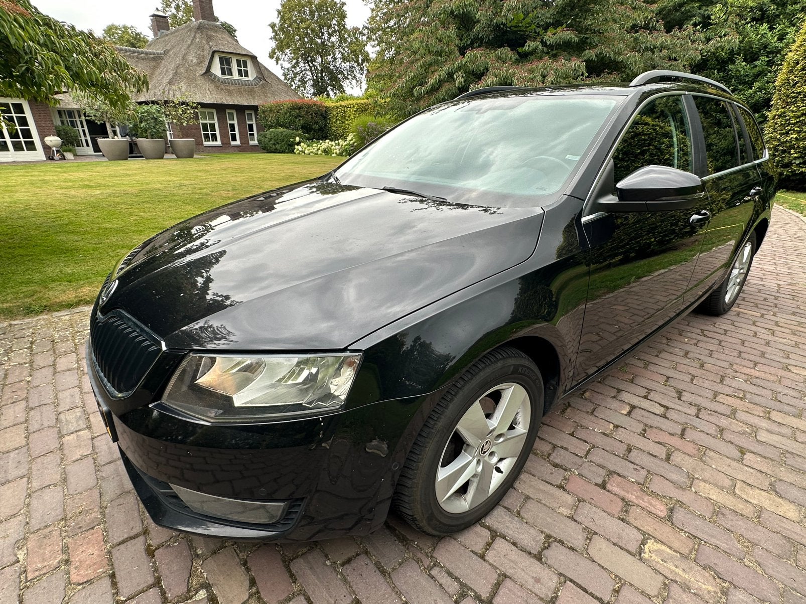 Skoda Octavia 1.6 TDI 77KW Combi Dsg-7 2014 Zwart, Stof, 4 cilinders, Zwart, Bedrijf