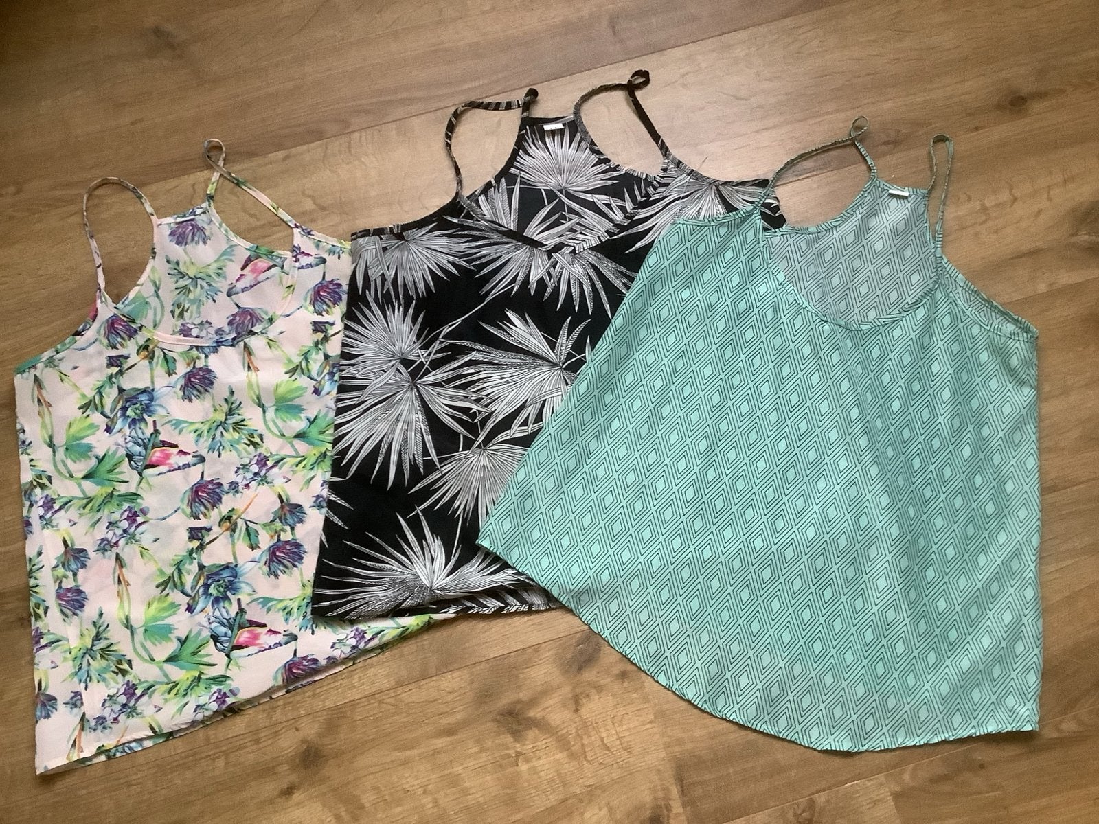 3 Zomerse Topjes Maat S - Diverse Prints, Kleding | Dames, Tops, Wit, Ophalen of Verzenden, Zo goed als nieuw, Maat 36 (S)