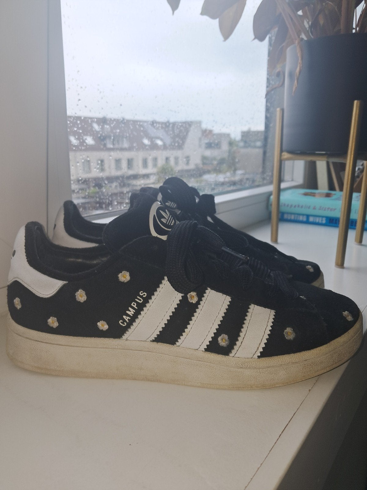 Adidas Campus sneakers zwart met madeliefjes maat 42, Kleding | Dames, Adidas, Zwart, Nieuw, Ophalen of Verzenden
