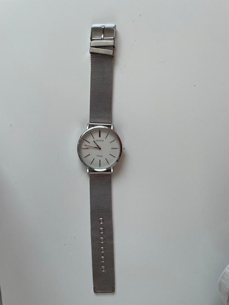 OOZOO Vintage dameshorloge met zilverkleurige band, Overige merken, Gebruikt, Staal, Polshorloge