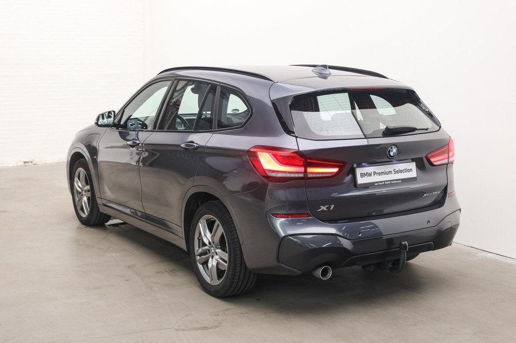 BMW X1 xDrive25e M Sport Automaat / Trekhaak / Sportstoelen, Auto's, 8 kWh, Gebruikt, Met garantie (alle), Bedrijf
