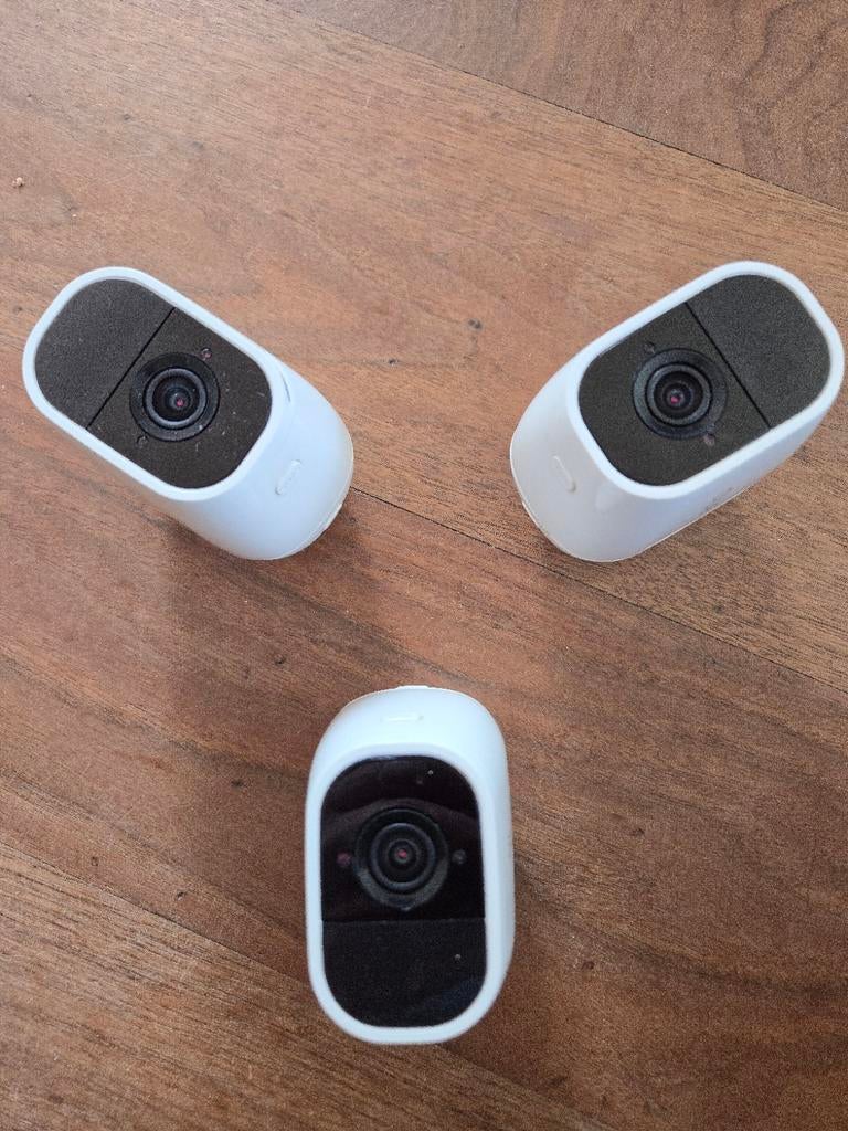 Arlo Pro 2 Camera's. Altijd binnen gebruikt. 3 stu, Ophalen of Verzenden, Zo goed als nieuw, Buitencamera