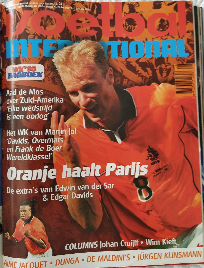 13 Historische Voetbalmagazines in Verzamelband, Boeken, Verzenden, Zo goed als nieuw, Sport en Vrije tijd