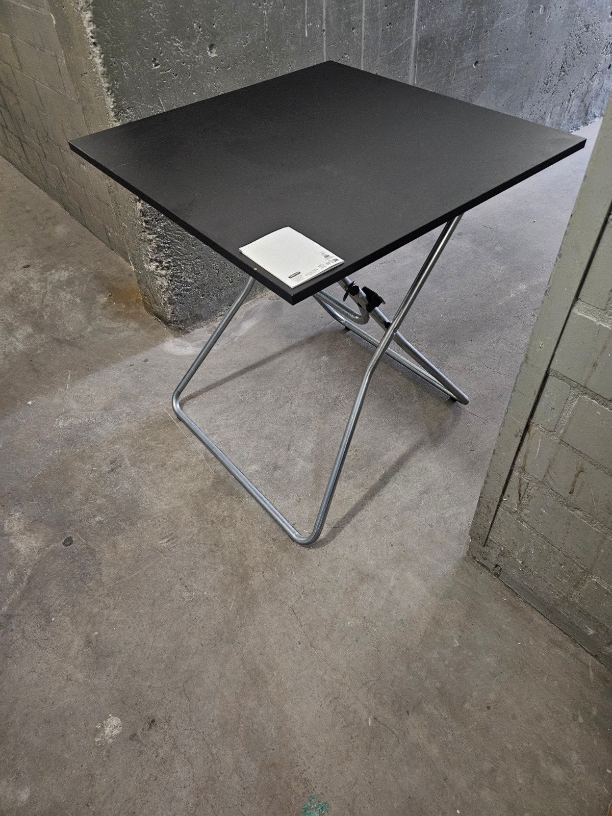 Klaptafel  65x65 cm - Compact en Praktisch, Ophalen, 50 tot 100 cm, Vierkant, Tot twee personen
