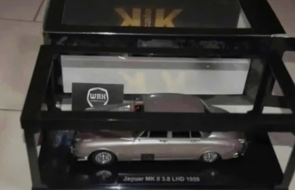 1:18 JAGUAR MK2 LHD bronze KK models zie info in box WRH, Verzenden, Zo goed als nieuw, Auto, Overige merken