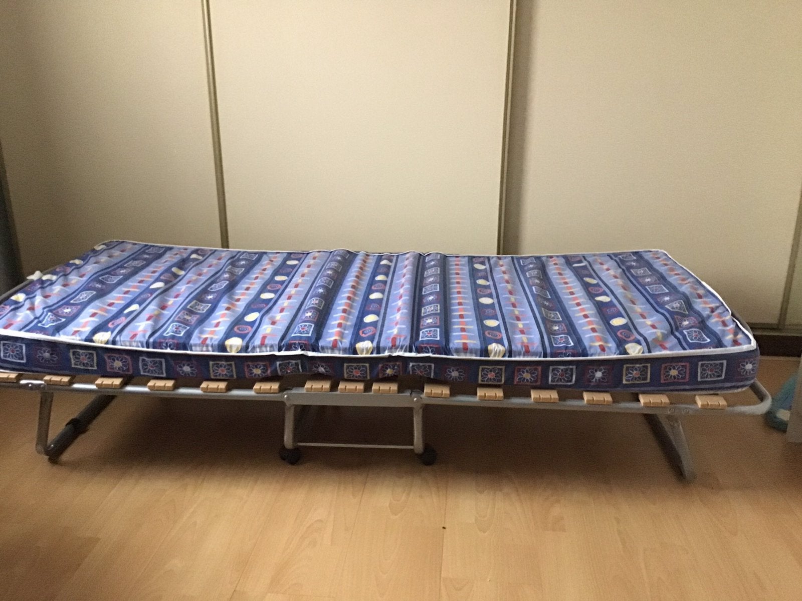 Opklapbed 90x200 - logeerbed, Ophalen, Gebruikt, 90 cm, Eenpersoons