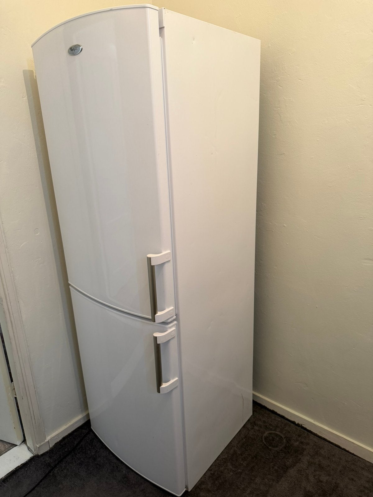 Whirlpool koelkast met vriezer te koop., 200 liter of meer, Met aparte vriezer, Zo goed als nieuw, 160 cm of meer