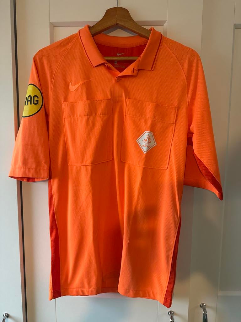KNVB scheidsrechters shirt oranje maat M, Ophalen of Verzenden, Zo goed als nieuw