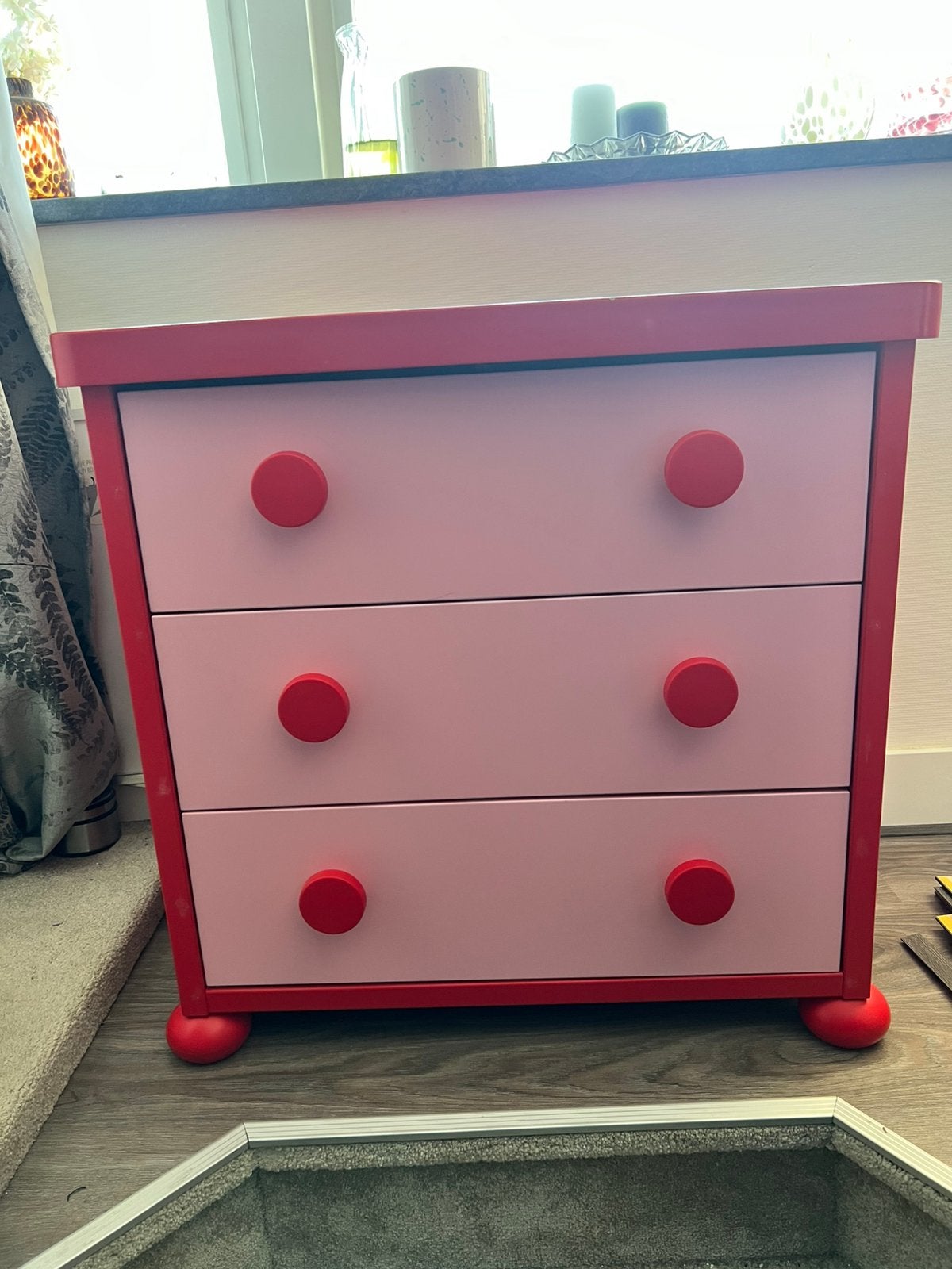 Leuke kinder (kleding) kast met 3 lades, Ophalen, Gebruikt, 50 tot 70 cm, 105 cm of meer