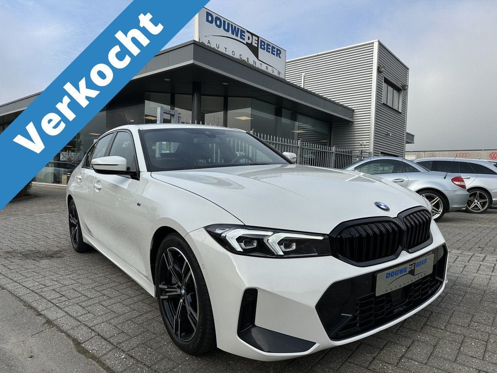 BMW 3-serie 330i M-sport 330 Adapt.Cruise|Camera|Alarm|Stoel, Automaat, Gebruikt, 4 cilinders, Wit