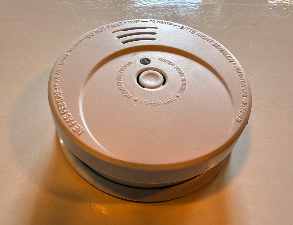 Rookmelder in goede staat, Doe-het-zelf en Verbouw, Detector, Sensor of Melder, Ophalen of Verzenden, Zo goed als nieuw, Rook