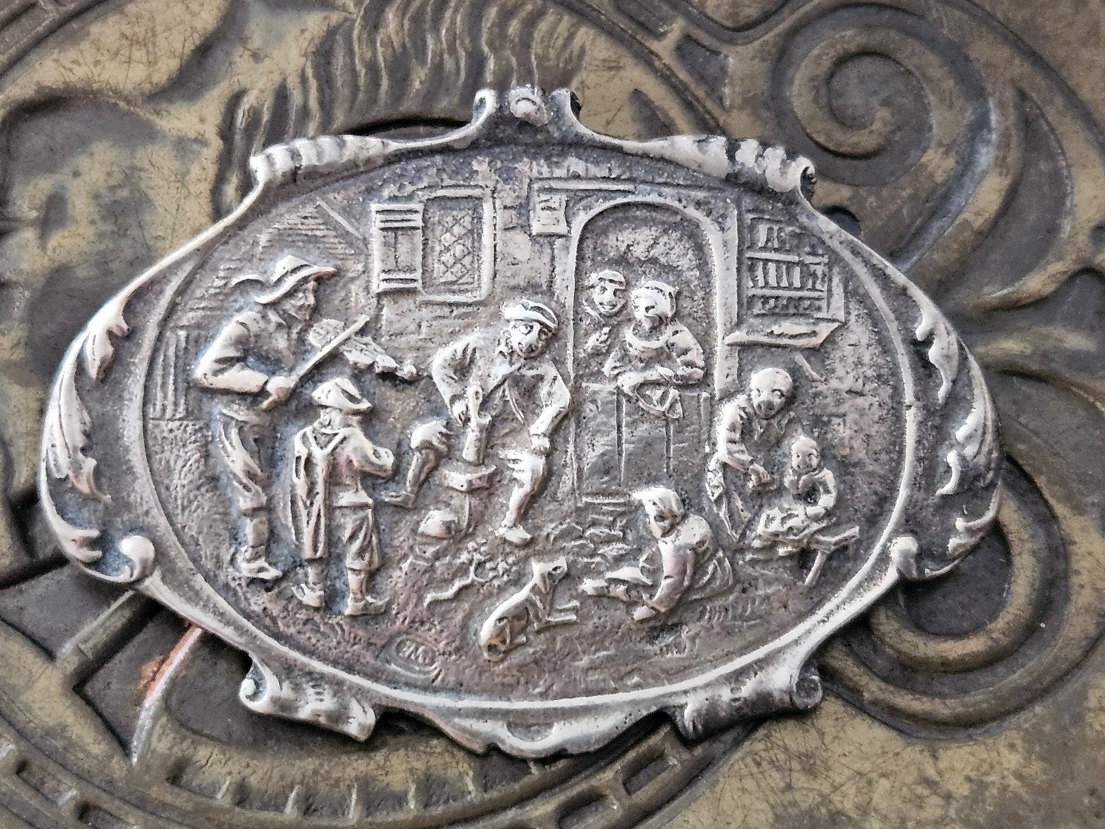 Antieke Zilveren Broche met Scène van Jagers en Dieren, Antiek en Kunst, Ophalen of Verzenden
