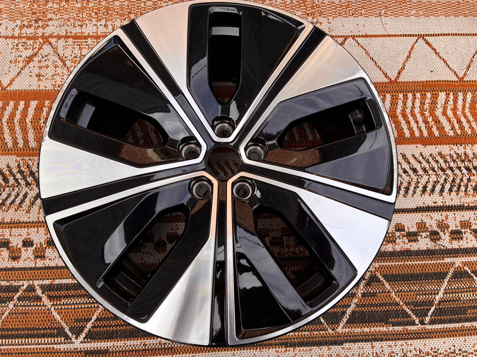 Polestar 2 orginele velg (Rear), Auto-onderdelen, Banden en Velgen, Gebruikt, Velg(en), All Season, Personenwagen