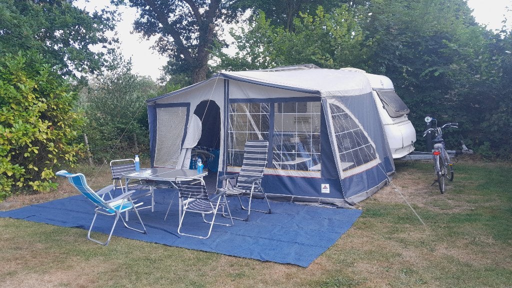 caravan Hobby de Luxe type 10, Vast bed, Hobby, Treinzit, Particulier