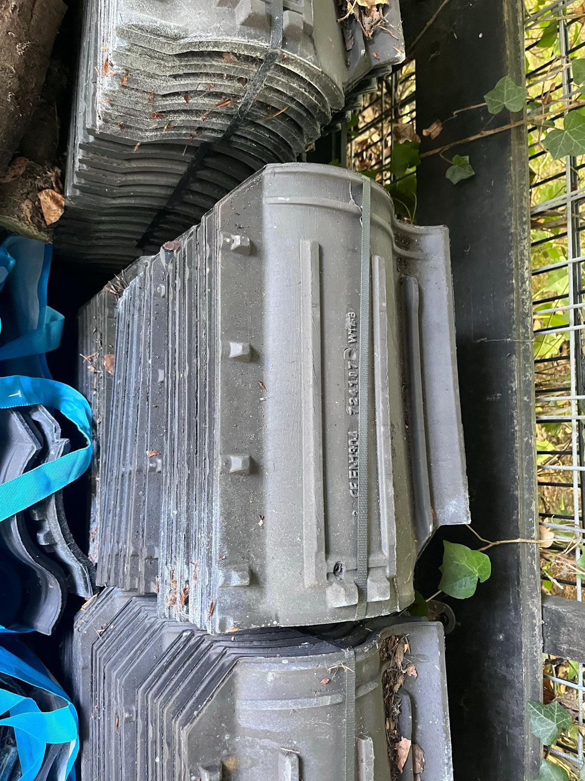 Snel gratis af te halen in Zeist! - dakpannen +/- 150 stuks, Ophalen, Gebruikt, Steen of Klei, 15 m² of meer