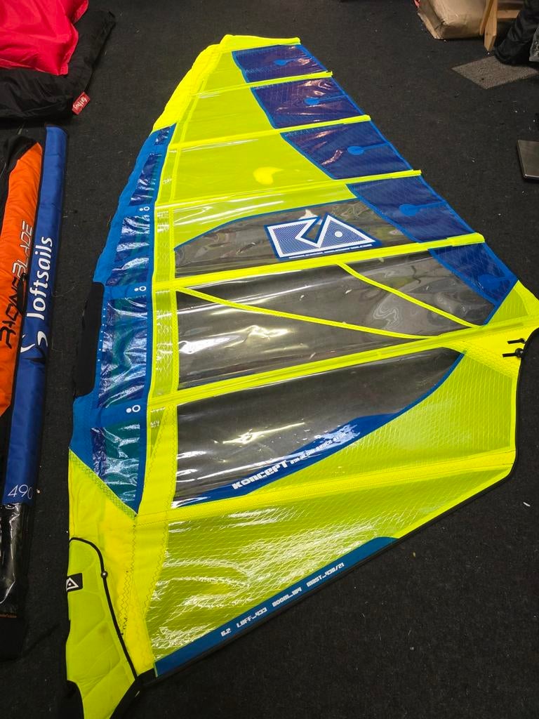 KA Sails Zeilen: Koncept 6.2, Kross 5.8 6.7, KAOS 4.4, Watersport en Boten, Windsurfen, Gebruikt, Info@tribalwindsurfing.com, Ophalen of Verzenden