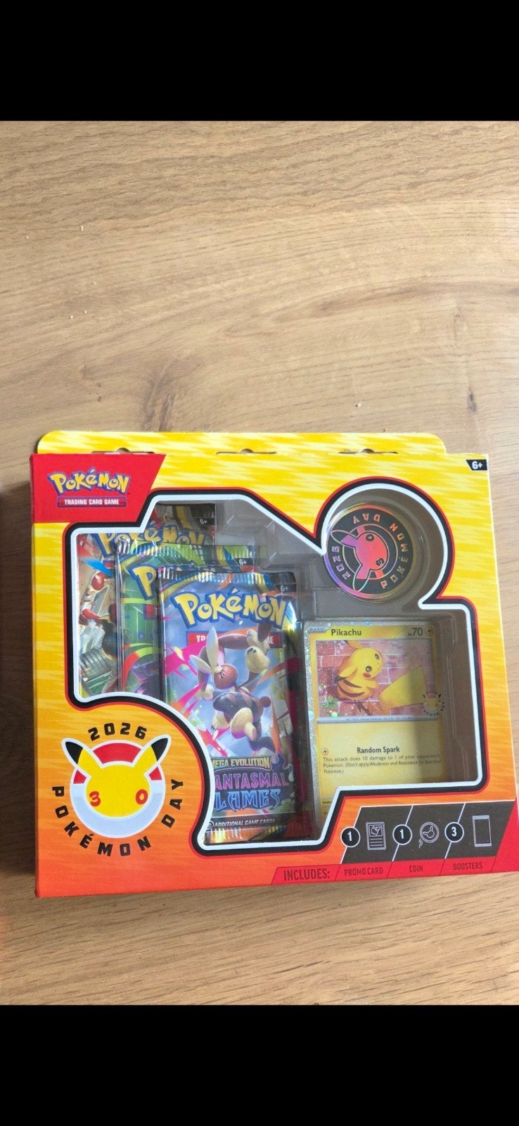 Pokémon Day 2026 Box met Pikachu Promokaart en Boosters, Ophalen of Verzenden, Nieuw, Overige typen