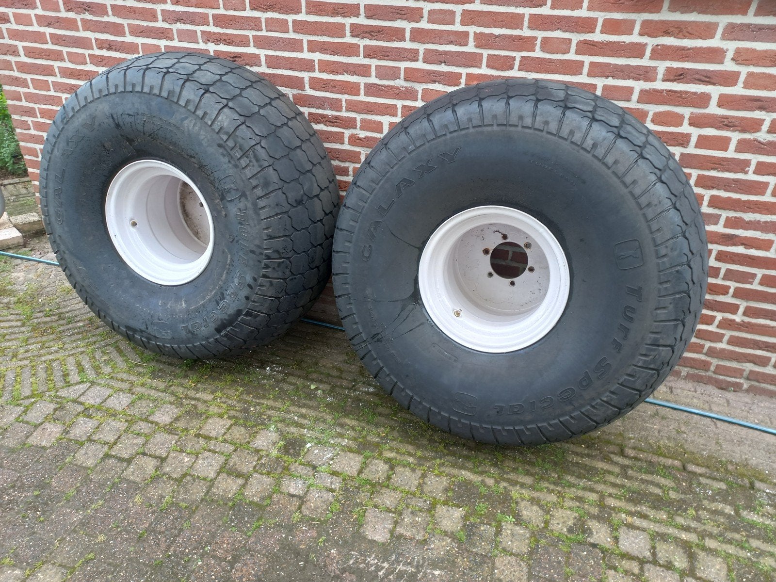 Gazonbandensets mini midi tractor 22.5-16.1 galaxy turf, Ophalen