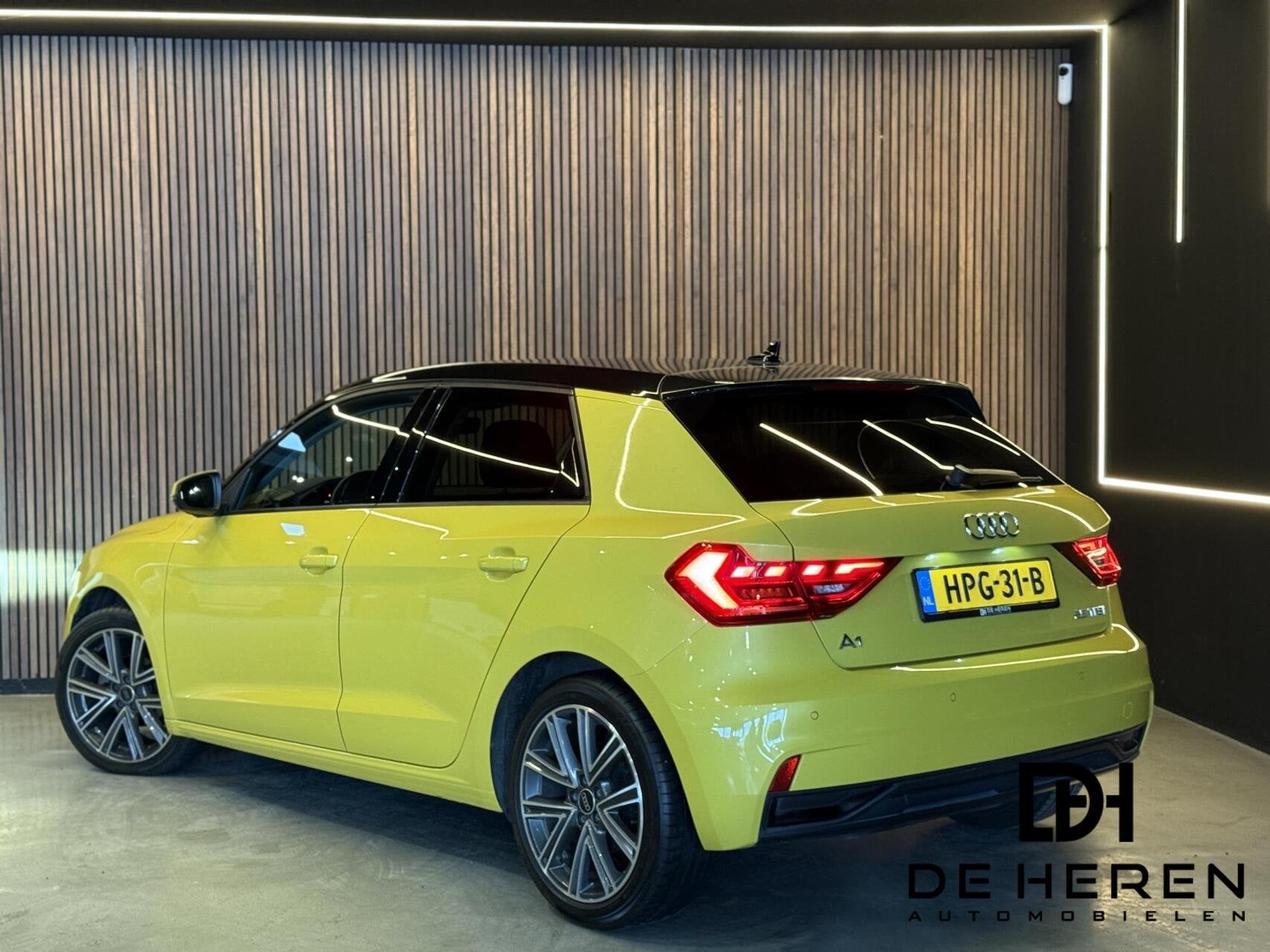 Audi A1 Sportback 25 TFSI Pro Line Matrix LED S-line, Auto's, Dealer onderhouden, Stof, Euro 6, 95 pk
