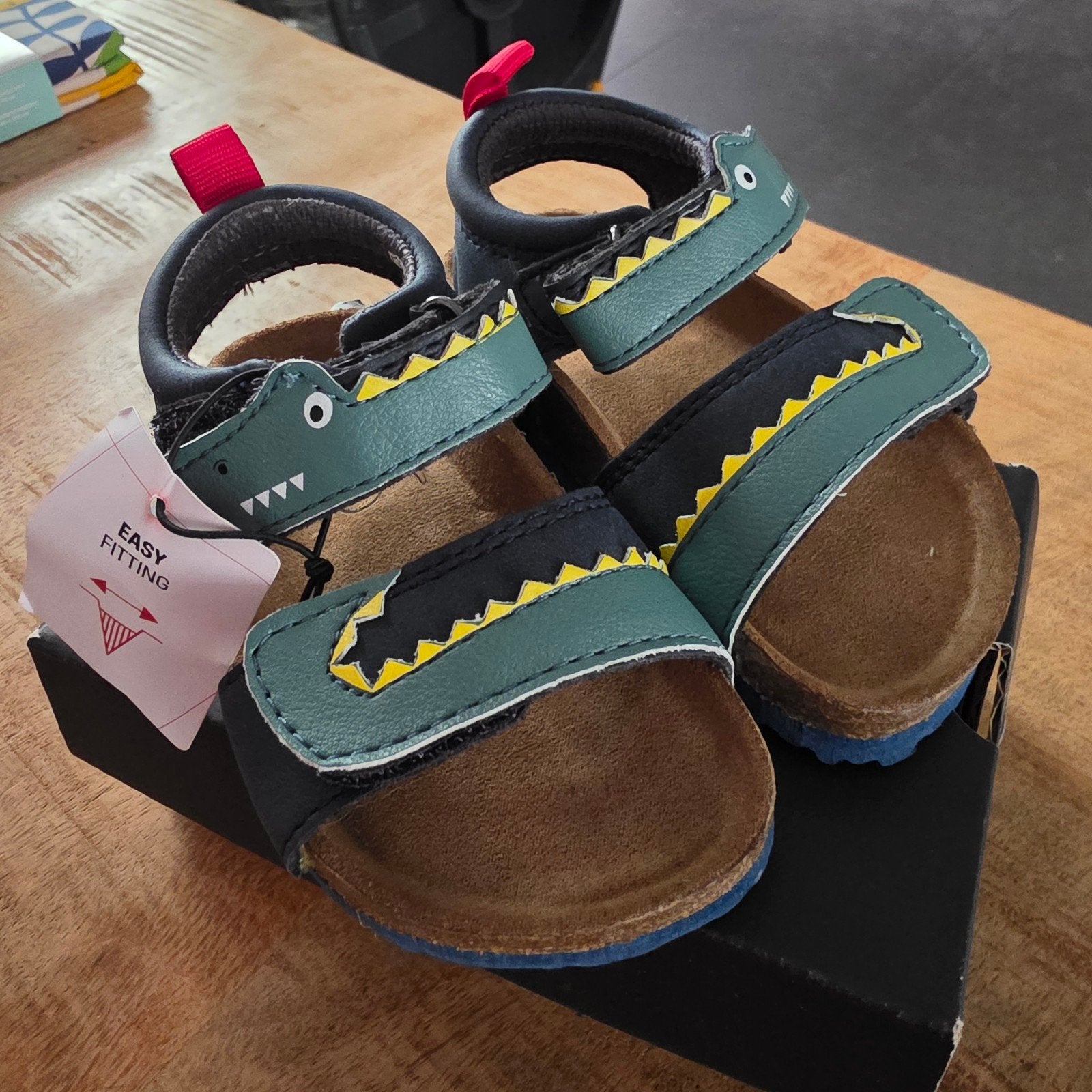Nieuwe kindersandalen met krokodillenprint mt 21, Kinderen en Baby's, Babykleding | Schoentjes en Sokjes, Schoentjes, Jongetje of Meisje